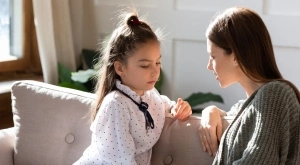 Вечерен виц: Мамо, татко защо има толкова малко коса на главата?