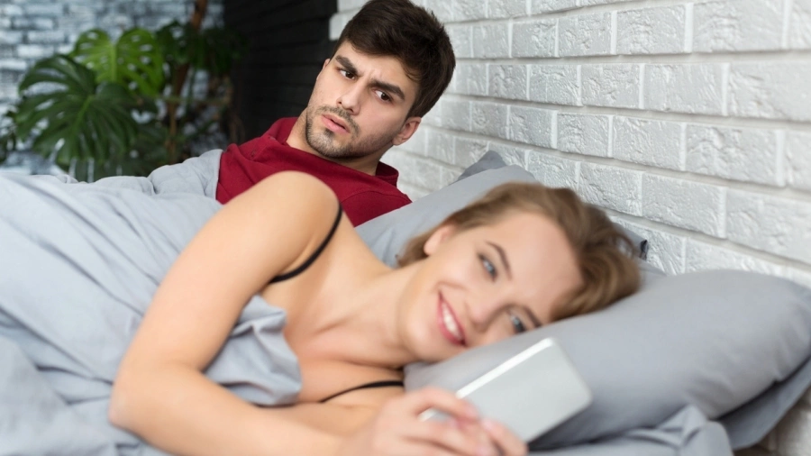 Виц на деня: Мъжът ми замина командировка и каза: