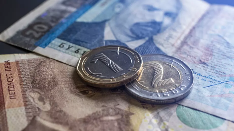 Вдигат с 20% минималната работна заплата