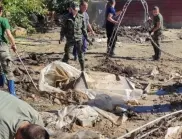 Над 120 военнослужещи продължават да отстраняват щети в Карловскоо