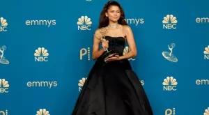 Зендая е новото лице на Louis Vuitton (СНИМКИ и ВИДЕО)