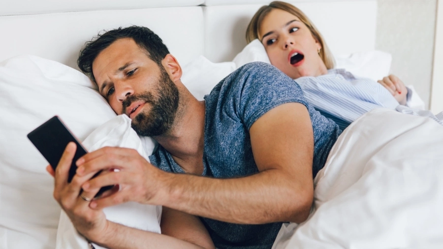 Вечерен виц: Жена се прибира от много дълга командировка