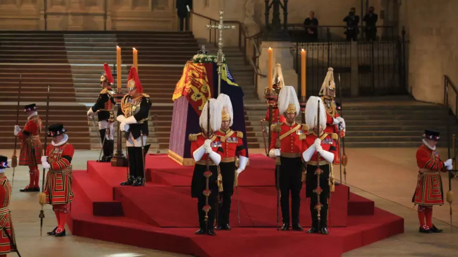 Започна бдението преди погребението на кралица Елизабет Втора