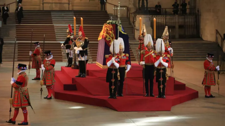 Десетки компании затварят всичките си обекти  заради погребението на Елизабет II