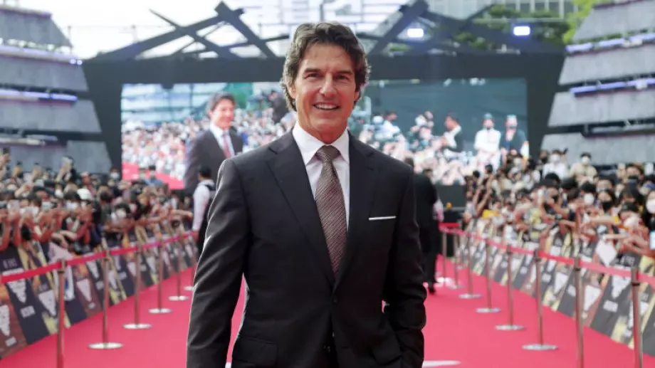 Няма да повярвате с каква маска се подмладява Том Круз 