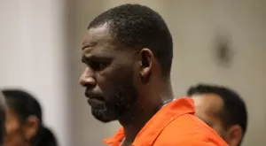 Осъдиха Ар Кели за детска порнография 