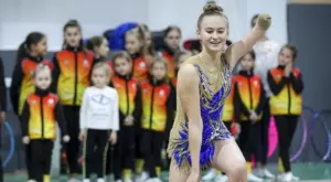 Сара Бекаревич: Гимнастичката с увреждане, която вдигна журито на крака