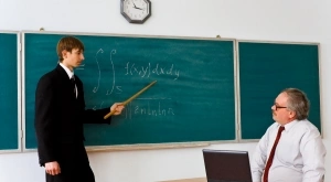 Виц на деня: Кажете ми, защо не съм ви виждал на нито една от моите лекции?