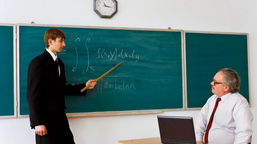 Виц на деня: Кажете ми, защо не съм ви виждал на нито една от моите лекции?