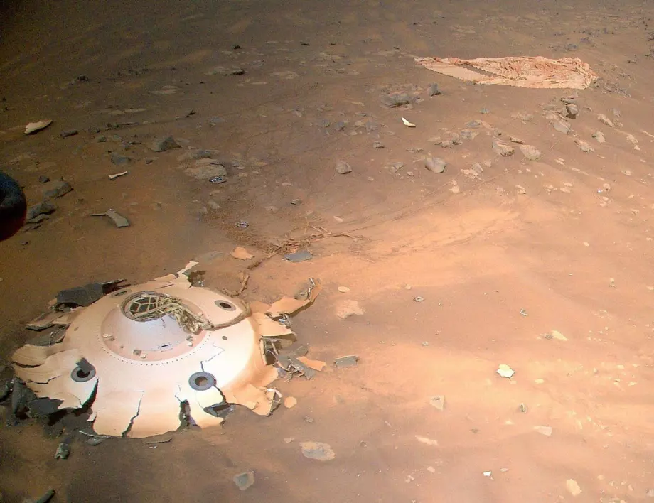 Марс е осеян с човешки боклуци