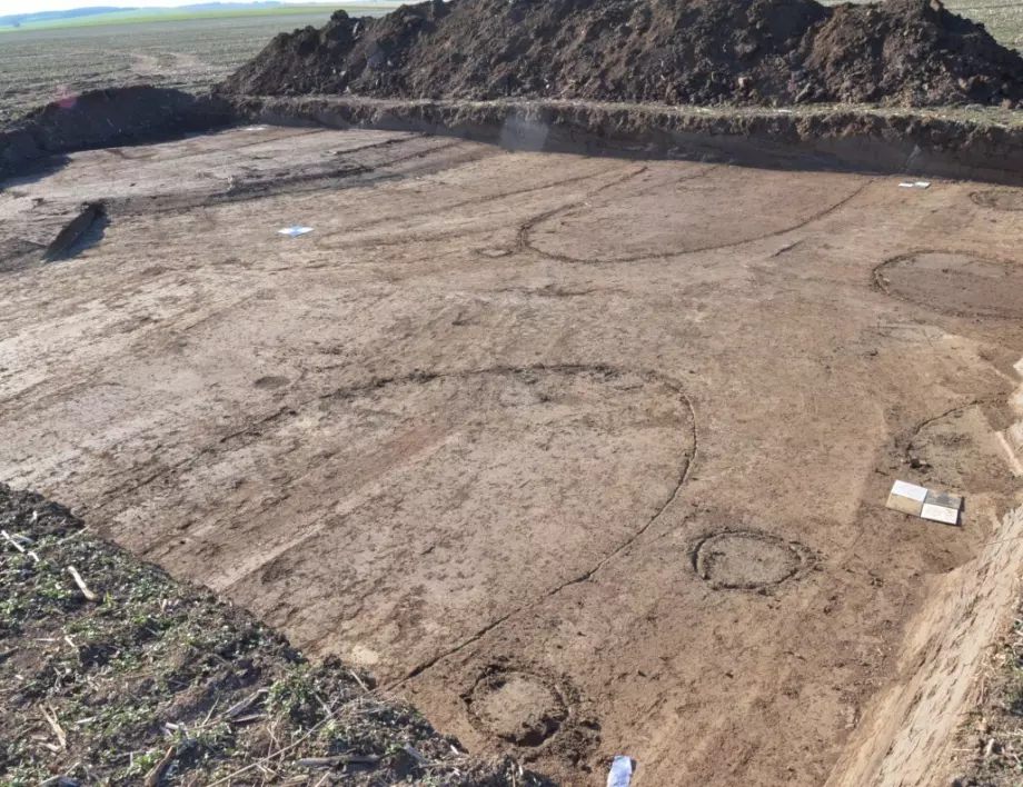 Масов гроб на хора без черепи от времето на неолита е открит в Словакия