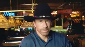 Виц на деня: Чък Норис пътувал без билет в тролей