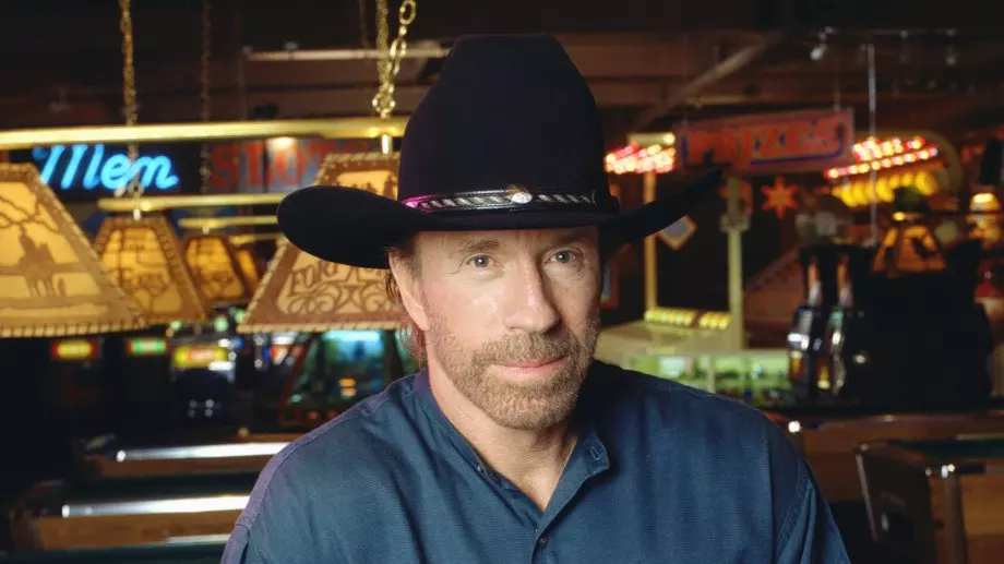 Виц на деня: Чък Норис пътувал без билет в тролей