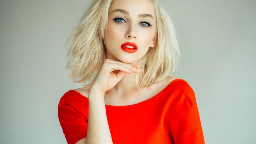 Вечерен виц: Катаджия спира автомобил, шофиран от блондинка