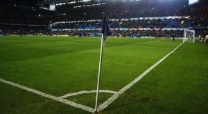 Виц на деня: - Обичаш ли футбола?