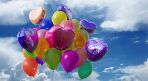 Вечерен виц: Кой как отива на рожден ден?