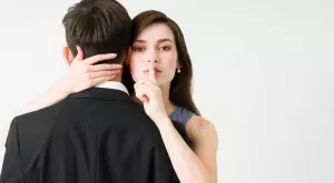 Пазете се от тях: Зодиите, които изневеряват най-много