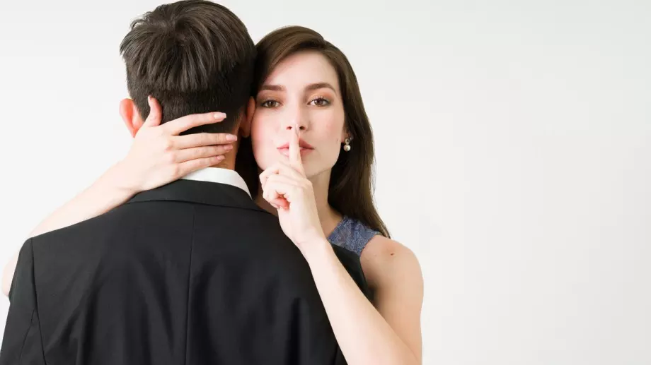 Тези зодии имат тайни любовни връзки