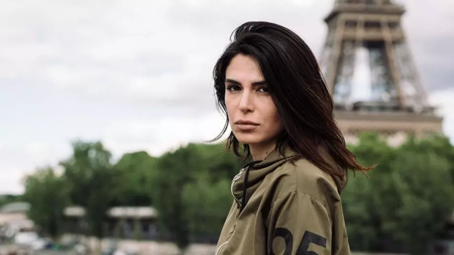 Негзия: Иранската красавица, бита с камшик и избягала в Париж