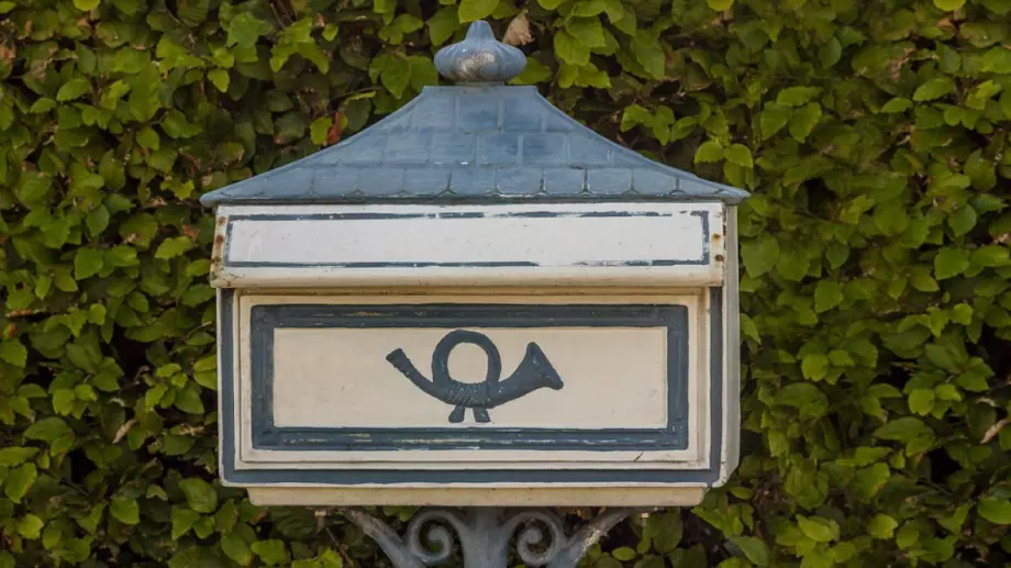 Путин изпрати повиквателни на Радев и Борисов, те казаха, че нямат ток и пощенски кутии