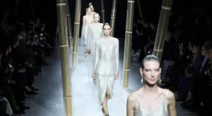 Изобилието от блясък в колекцията на Armani за Пролет/Лято 2023 (СНИМКИ)