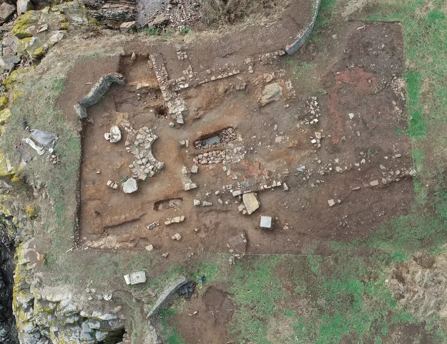 Археолози разкриват тайните на мистичен манастир в Ахтопол (СНИМКИ)