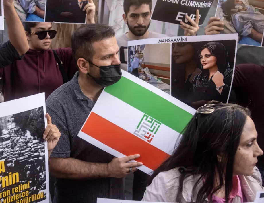 Протестите в Иран затихнаха за ден, режимът продължава да блокира достъпа до интернет