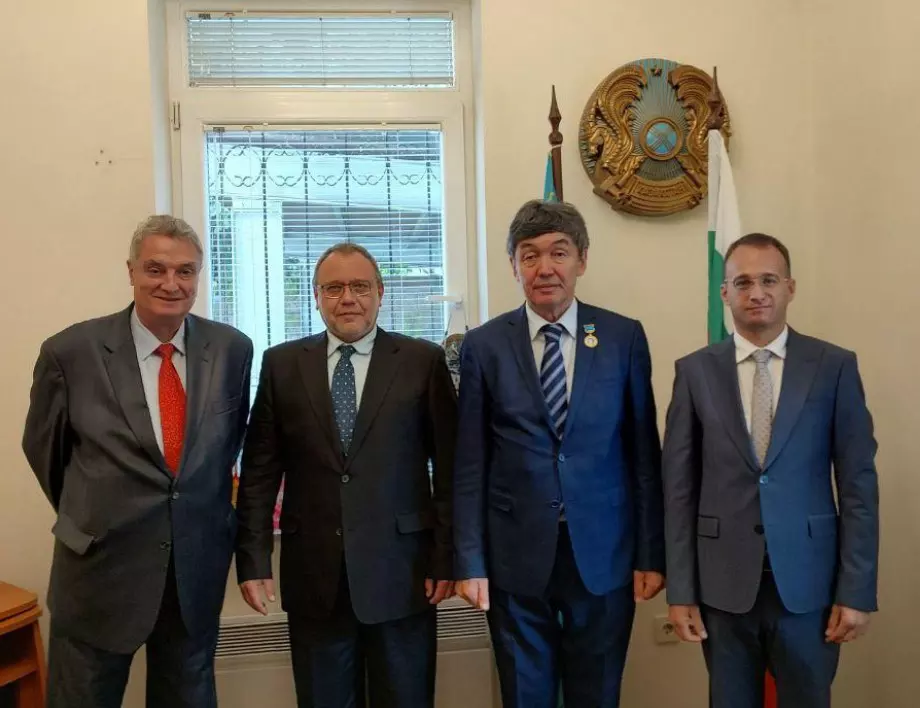 Ръководството на партия МИР се срещна с посланика на Казахстан в България
