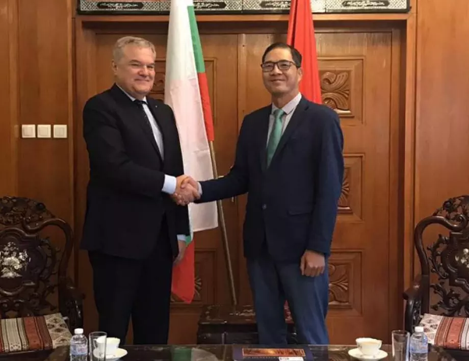 Румен Петков се срещна с посланика на Социалистическа република Виетнам в България