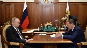 Виц на деня: Медведев звъни на Путин