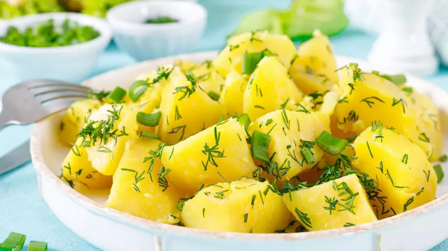 Защо варените картофи трябва да се ядат само студени?