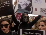 ВИДЕО: Протестите в Иран стигнаха до класните стаи, ученички искат сваляне на режима