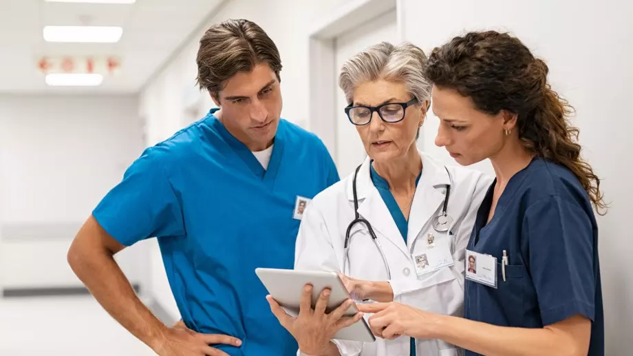 Виц на деня: Главният лекар