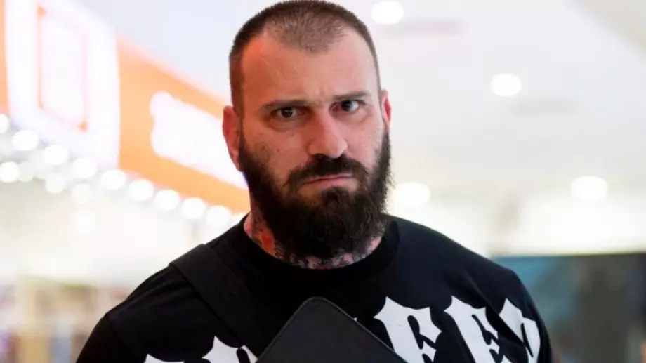 Емил Каменов се сби и напусна принудително сръбския 