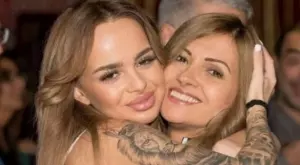 Няма да познаете майката на Сузанита след корекциите (СНИМКИ)