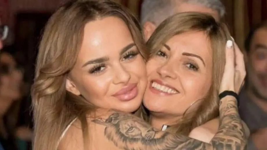 Няма да познаете майката на Сузанита след корекциите (СНИМКИ)