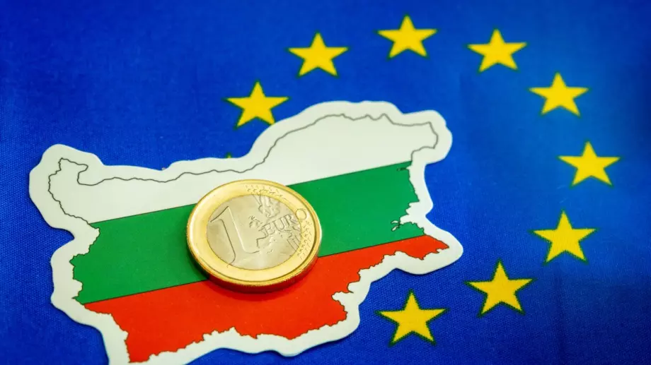 Парламентът реши дали да има референдум за приемане на еврото