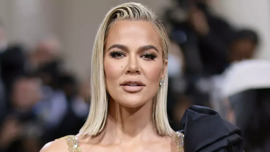 Премахнали са тумор от лицето на Клои Кардашиян (ВИДЕО)