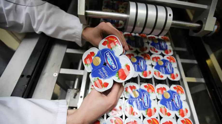 Danone променя имената на продуктите си, за да остане в Русия 