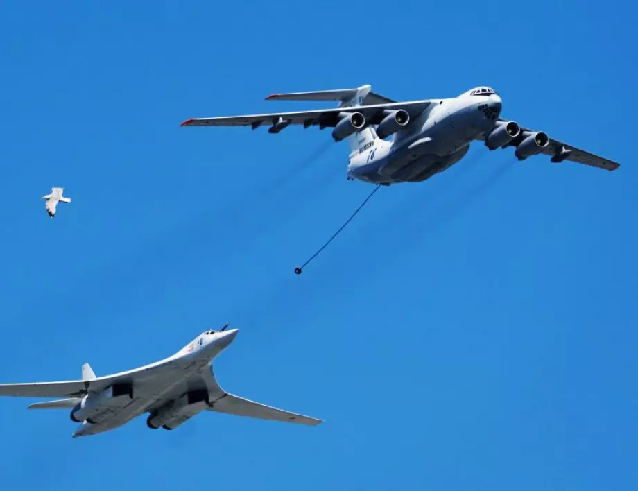Експлозии разтърсиха руски военни летища - има щети по бомбардировачи (ВИДЕО)