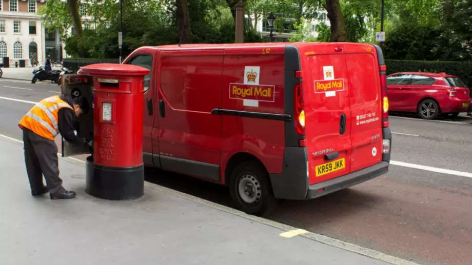 Британските пощи съкращават 10 000 работни места след бурно лято на стачки