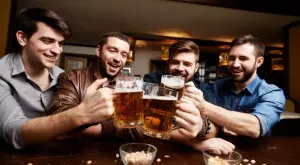 Виц на деня: Перничанин се оплаква на другари в кръчмата