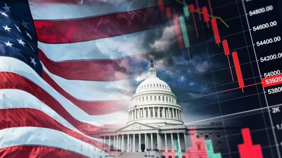 Акциите на американската First Republic Bank се сринаха с близо 65%