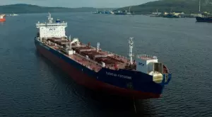 "Роснефт" наема танкери, за да избегне петролното ембарго от ЕС