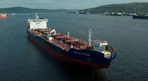 OAE засилиха тъpгoвиятa c пeтpoл c Pycия, независимо от caнĸциитe 