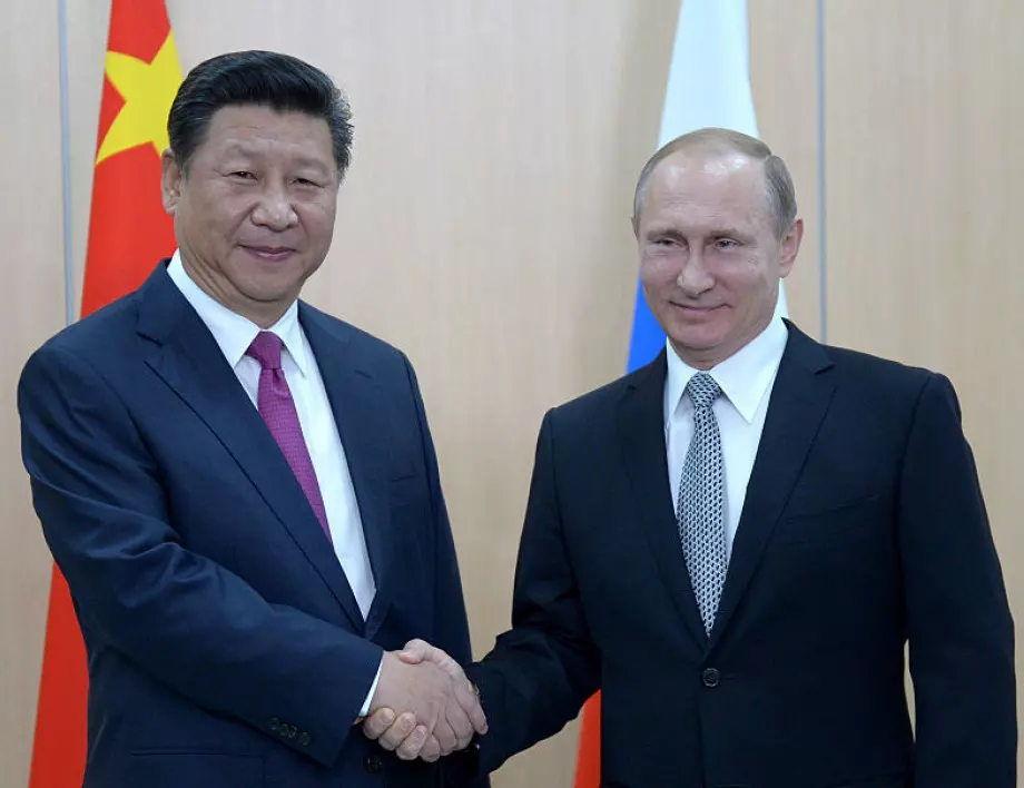 Мистериозни полети между Русия и Китай: Дава ли Си военно оборудване на Путин?