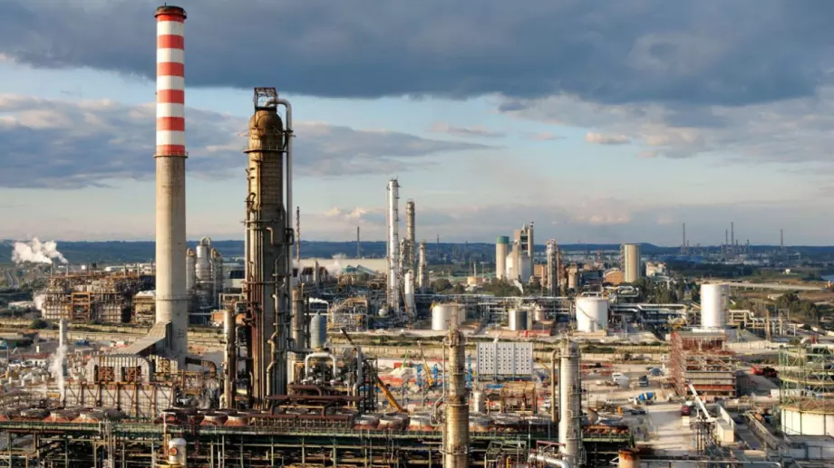 Италия ще се опита да продаде рафинерията на "Лукойл" на остров Сицилия, за да я спаси от фалит