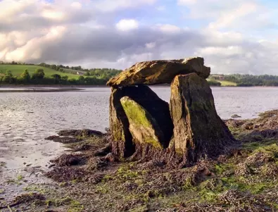 Мистериозно съоръжение в пристанището Корк се оказа праисторическа гробница
