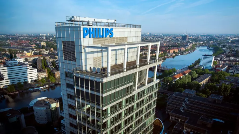 Philips съкращава нови 6000 работни места 
