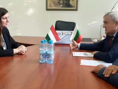 Румен Петков проведе среща с посланика на Унгария